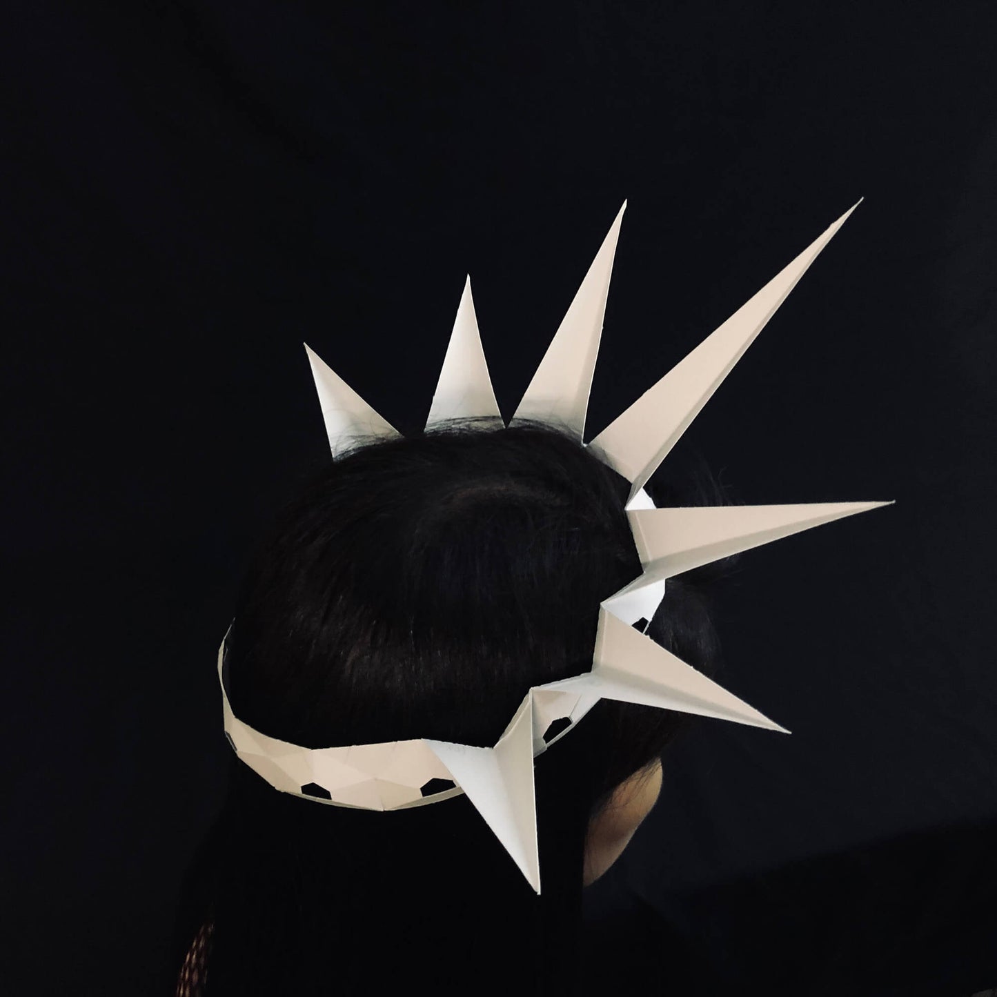 LIBERTY CROWN - Lucas Papel Tijera